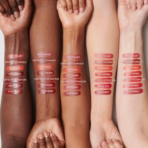 M·A·C M.A.C MACximal Satin Bullet Lipstick- Red | Hydrating, Plumps Lips, 8Hr Lasting | Cruelty-Free | 1 Pc | At Nykaa - image 4