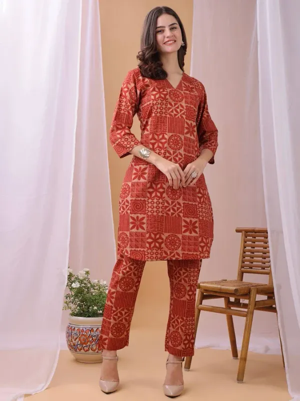 Myntra Myntra Saanjh Printed V Neck Top with Trousers - image 3