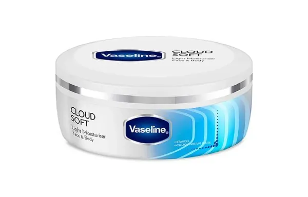 Vaseline Cloud Soft Light Moisturiser