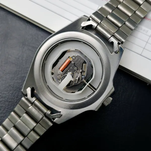 Franklord Franklord Regal Mariner – Onyx Gold | Black-Gold Stainless Steel Luxury Watch for Men - image 8